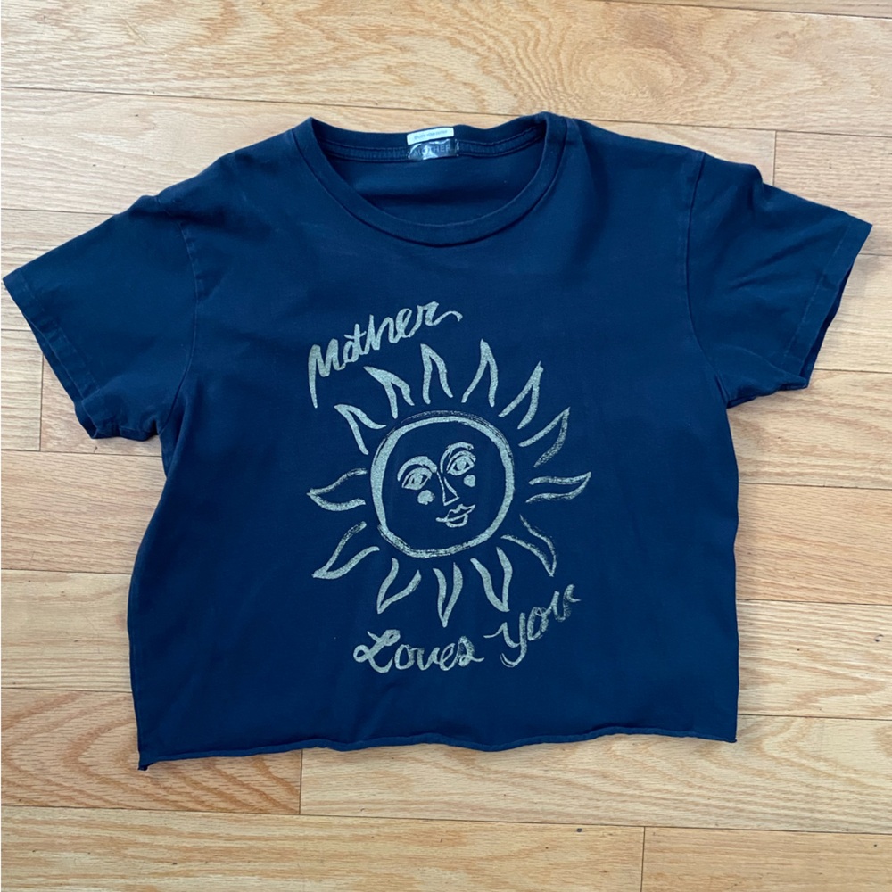 MOTHER Tee in Dark Blue with Sun Graphic